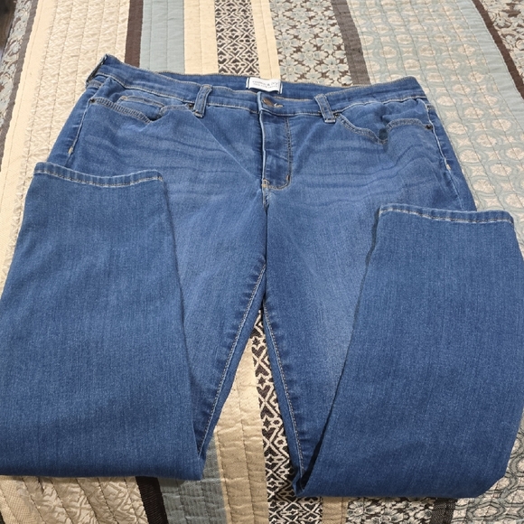 Crown And Ivy Classic Blue Women's  Skinny Jeans - Picture 1 of 5